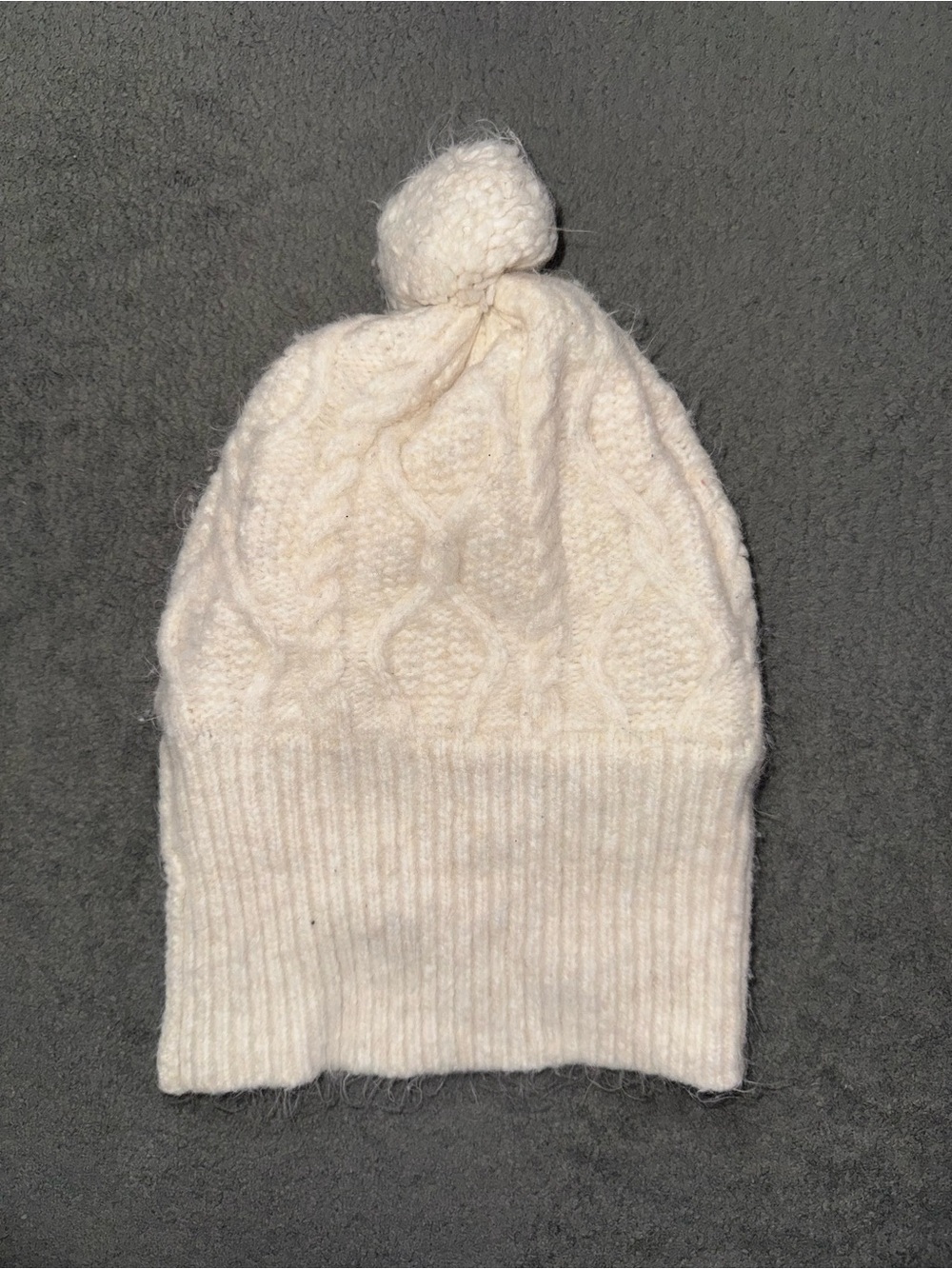 Uniqlo Kids Ivory Cable Knit Pom Pom Beanie M/L 21-22” Winter Hat